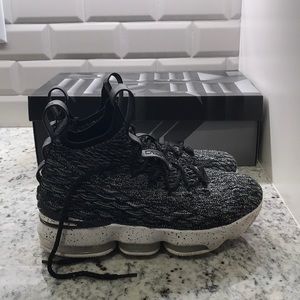 Lebron 15 “Ashes”  SIZE 7